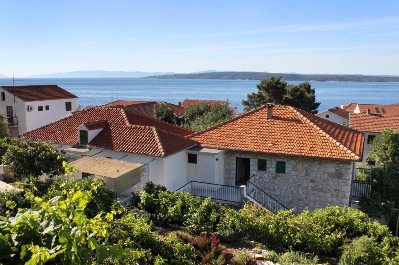 Apartments And Rooms With Parking Space Zavala, Hvar - 128 イェルサ エクステリア 写真
