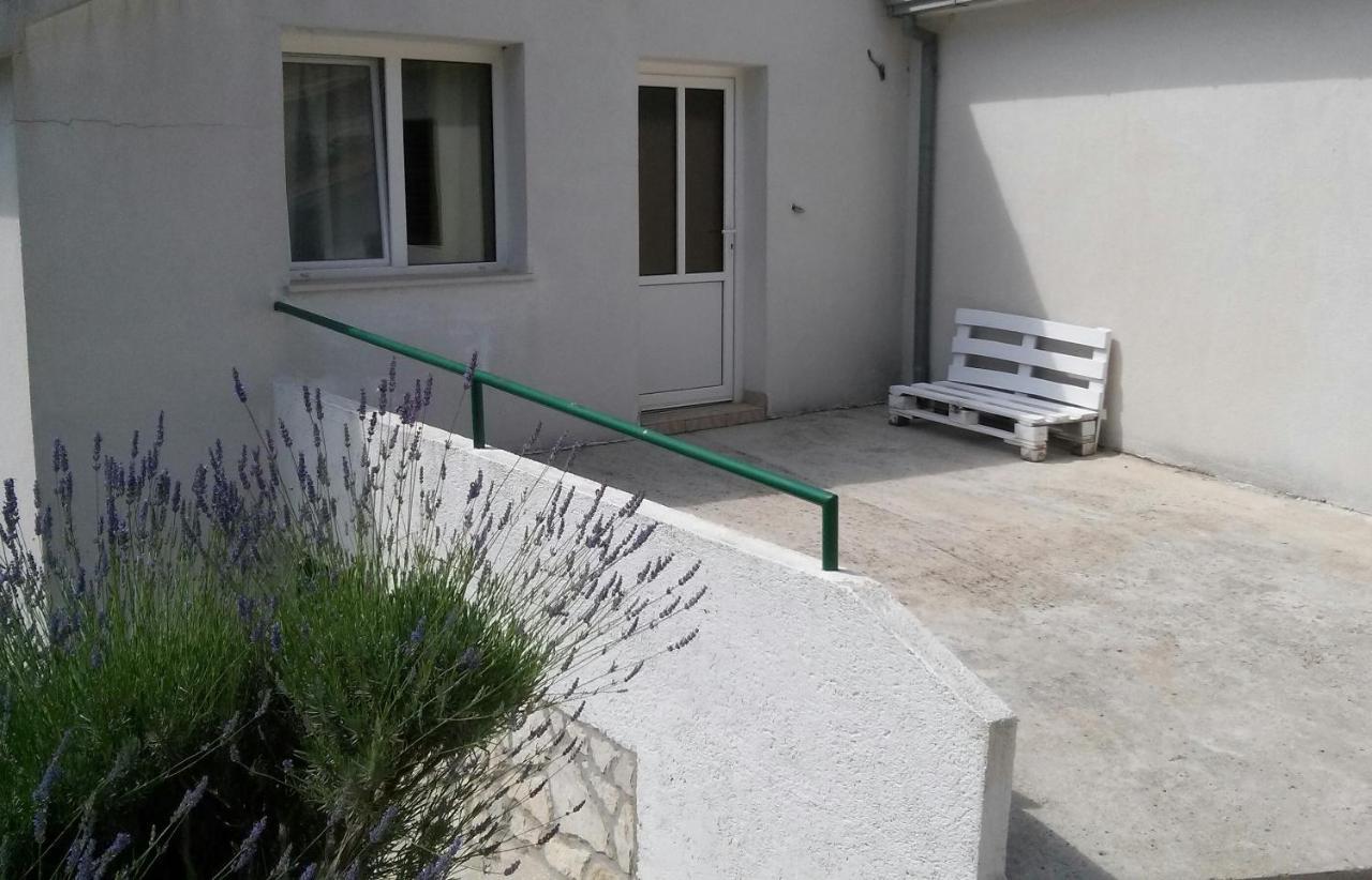 Apartments And Rooms With Parking Space Zavala, Hvar - 128 イェルサ エクステリア 写真