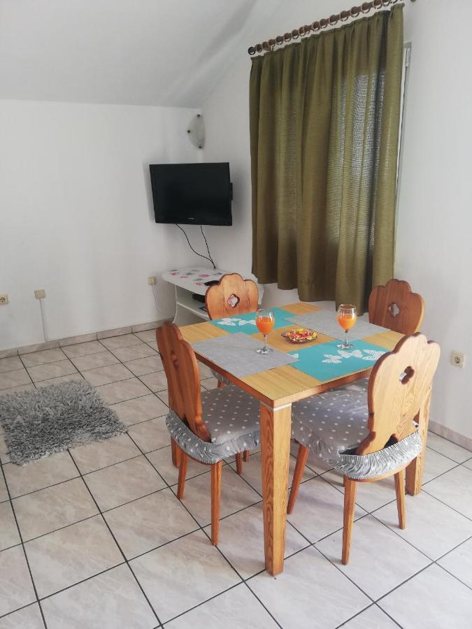 Apartments And Rooms With Parking Space Zavala, Hvar - 128 イェルサ エクステリア 写真