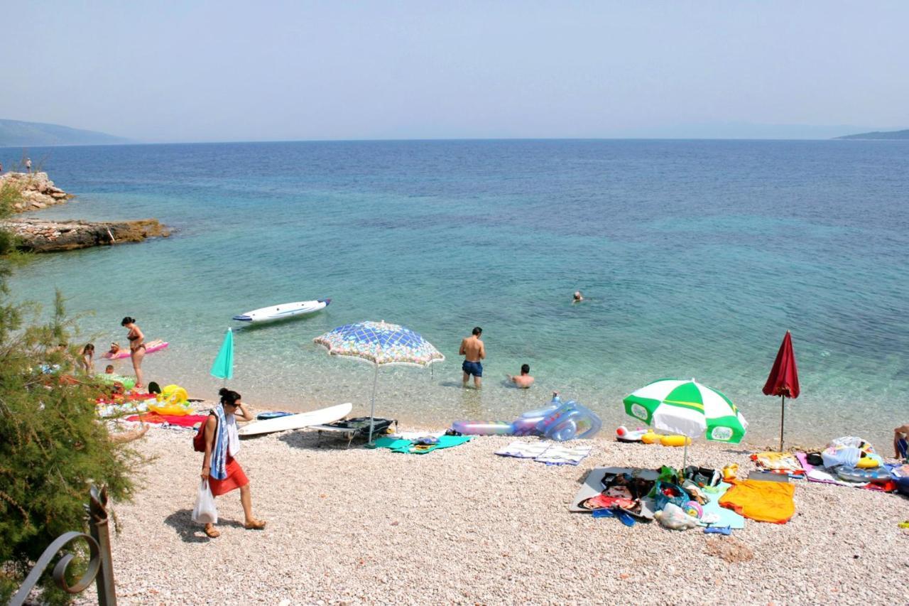 Apartments And Rooms With Parking Space Zavala, Hvar - 128 イェルサ エクステリア 写真