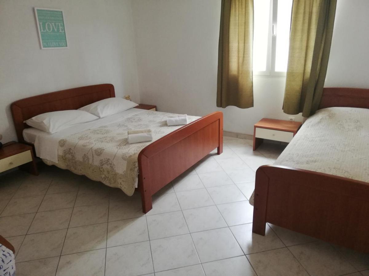 Apartments And Rooms With Parking Space Zavala, Hvar - 128 イェルサ エクステリア 写真